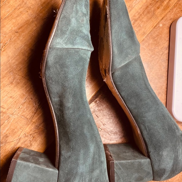 Green suede block heel pumps. Size 8/38 - Picture 4 of 8